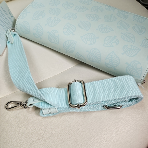 Nintendo Switch Animal Crossing Kids Crossbody Case - Picture 2 of 13